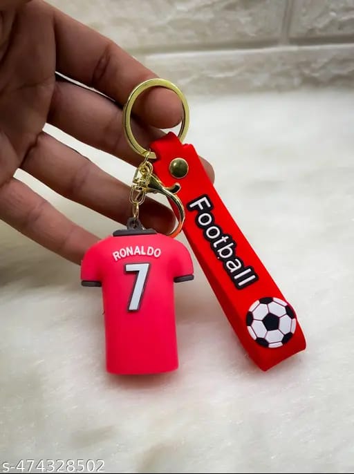 ⚽ Ronaldo #7 Football Fan Keychain - The Ultimate Goal! 👑
