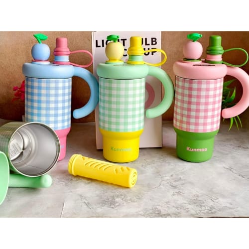๐ Kunmao Gingham Hydration Mug - Picnic Perfect! ๐งบ